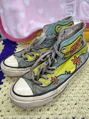 Scooby doo converse hi tops men 5.5/ women 7.5